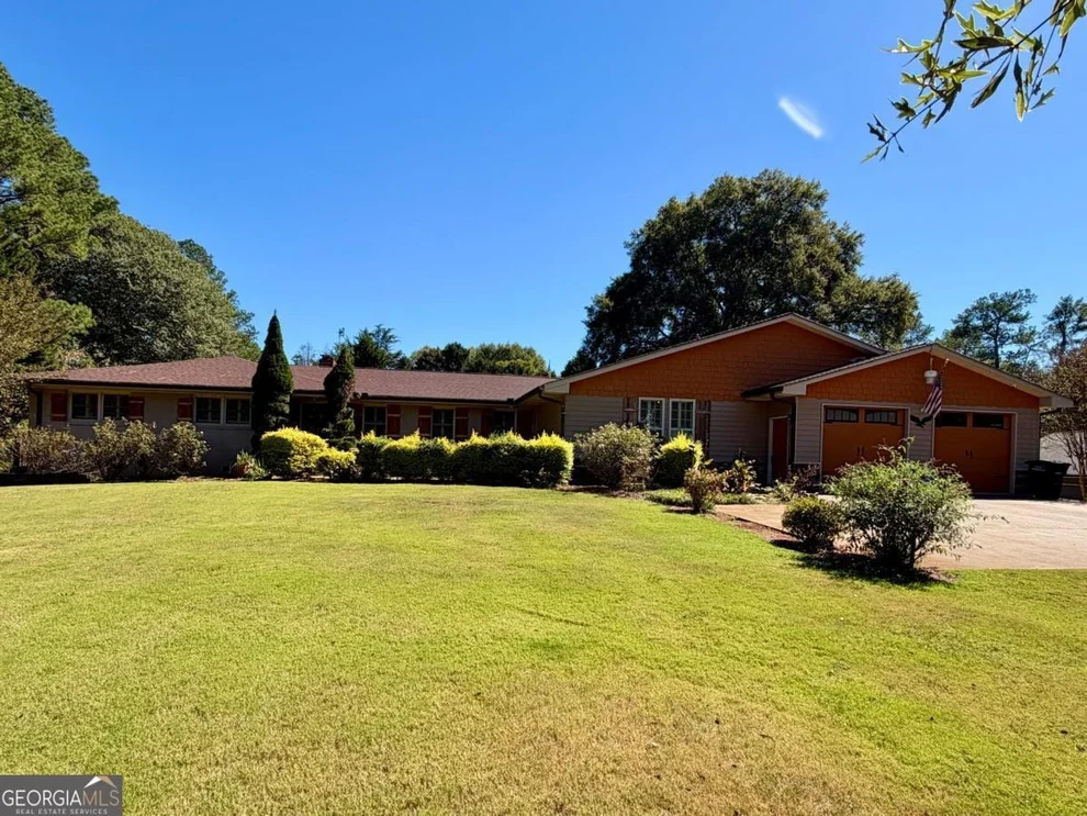 Unit for sale at 204 Arrowhead Drive, Cartersville, GA 30120