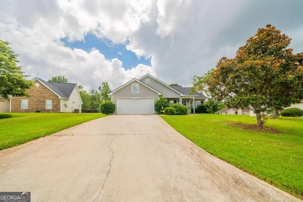 Unit for sale at 40 Princeton Court, Covington, GA 30016
