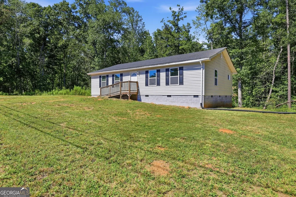 Unit for sale at 2421 E Silver Shoals Road, Toccoa, GA 30577