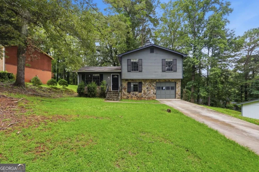 Unit for sale at 5516 Liberty Road, Union City, GA 30291