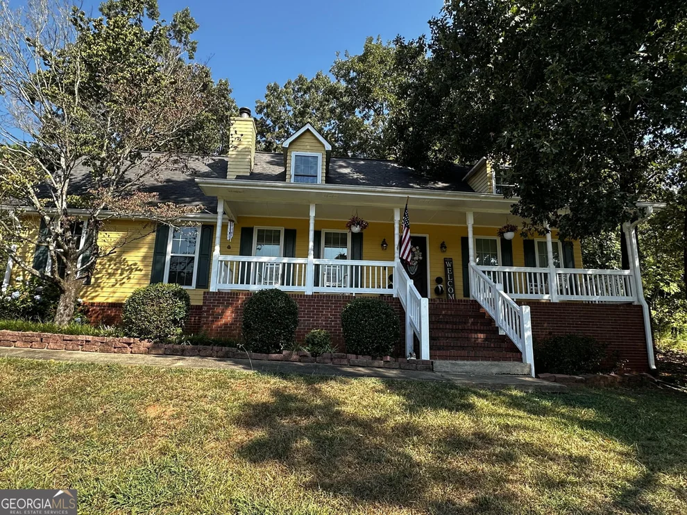 Unit for sale at 692 Crawford Circle, Toccoa, GA 30577