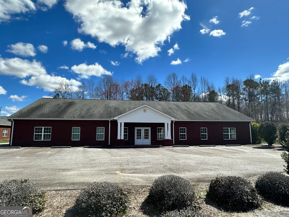 Unit for sale at 135 Midway Crossing, Cornelia, GA 30531