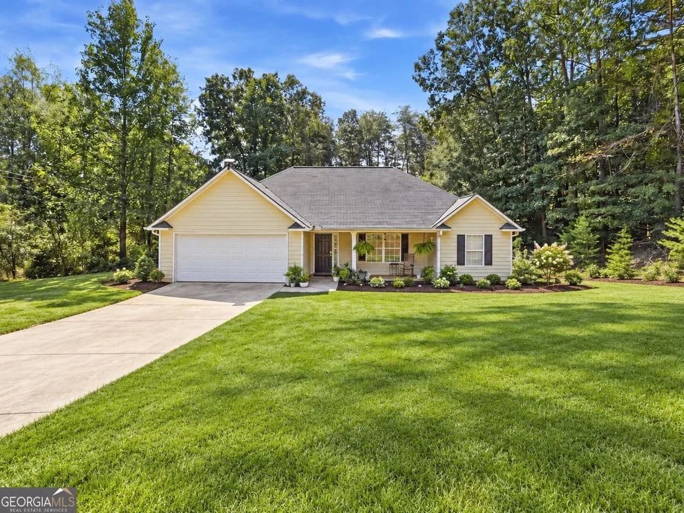 Unit for sale at 10 Strickland Way, Lavonia, GA 30553