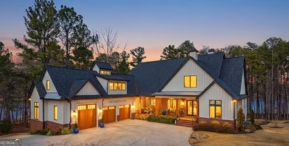 Unit for sale at 1198 N Edgewater Trail, Toccoa, GA 30577