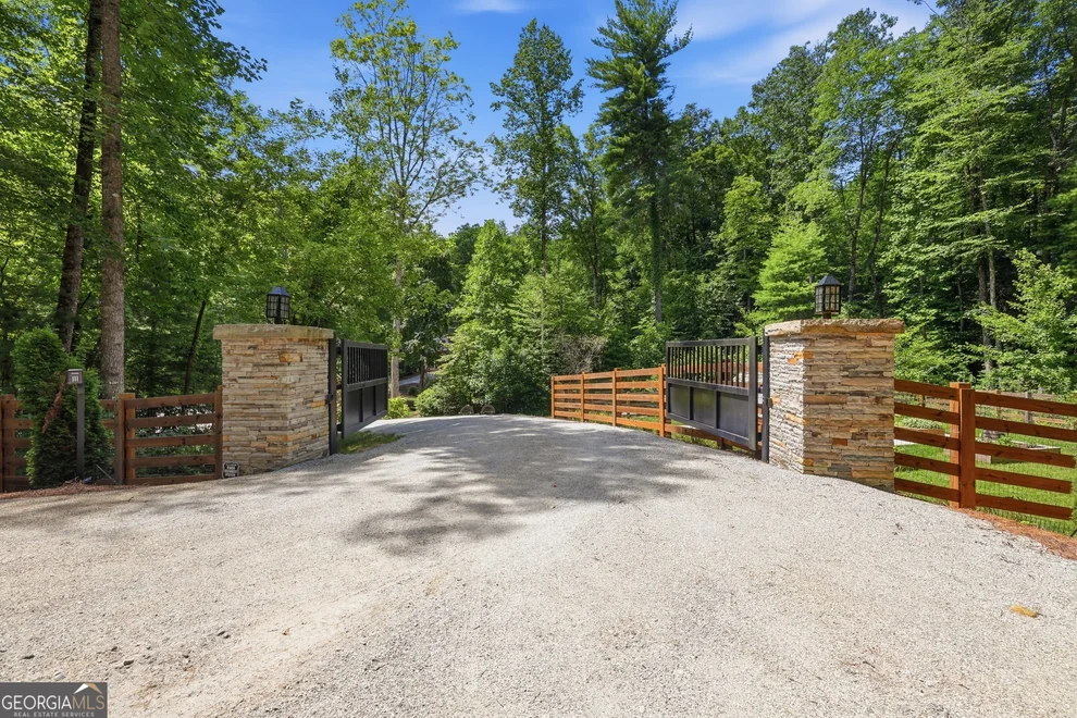 Unit for sale at 383 Bull Frog Lane, Clayton, GA 30525