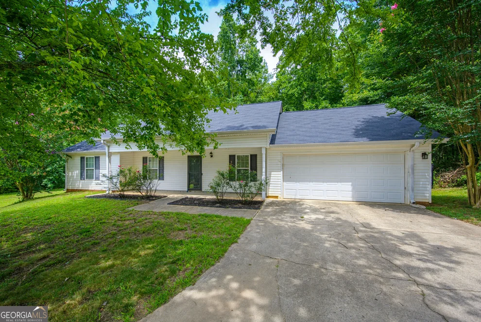 Unit for sale at 117 Light House Circle, Maysville, GA 30558