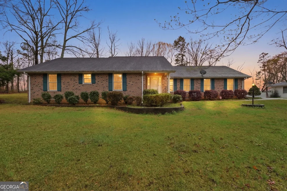 Unit for sale at 304 Beaver Brook Drive, Toccoa, GA 30577
