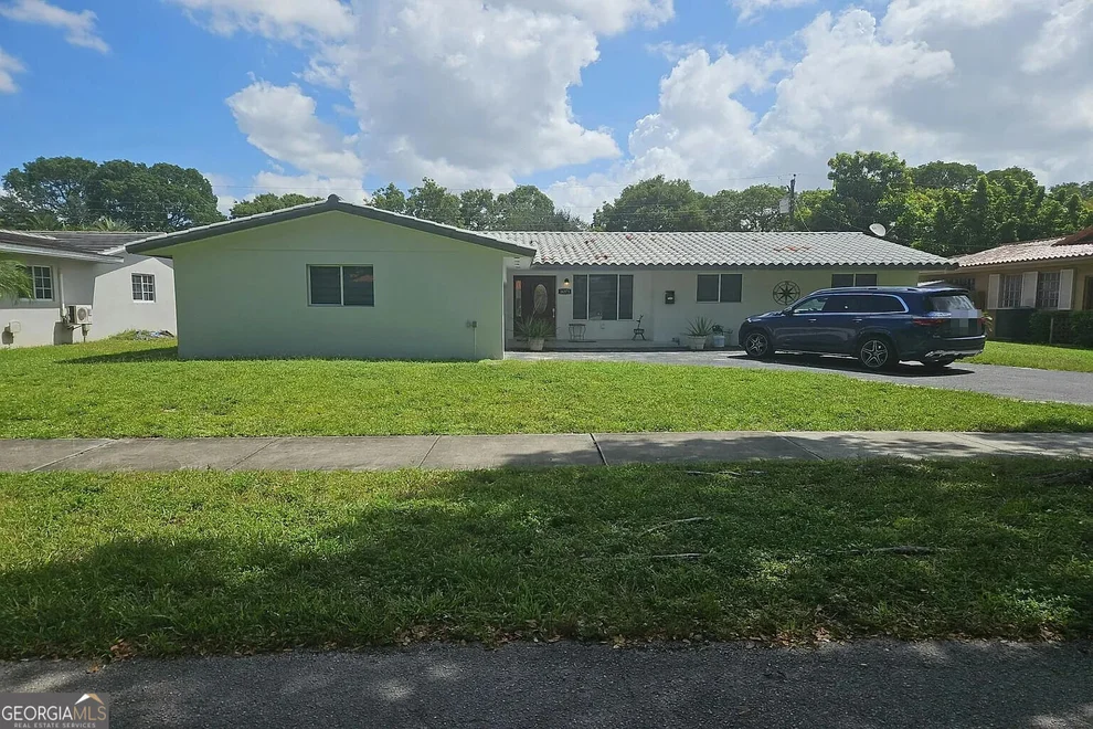 Unit for sale at 14371 Lake Crescent Place, Miami Lakes, FL 33014