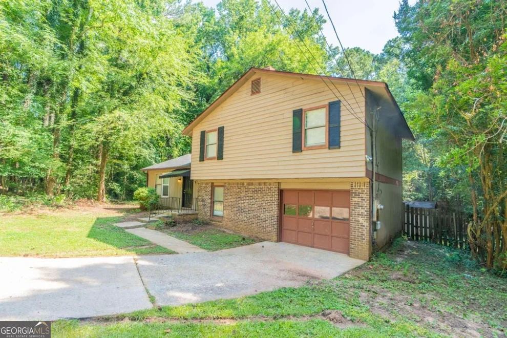 Unit for sale at 3830 Chimney Stone Court, Ellenwood, GA 30294