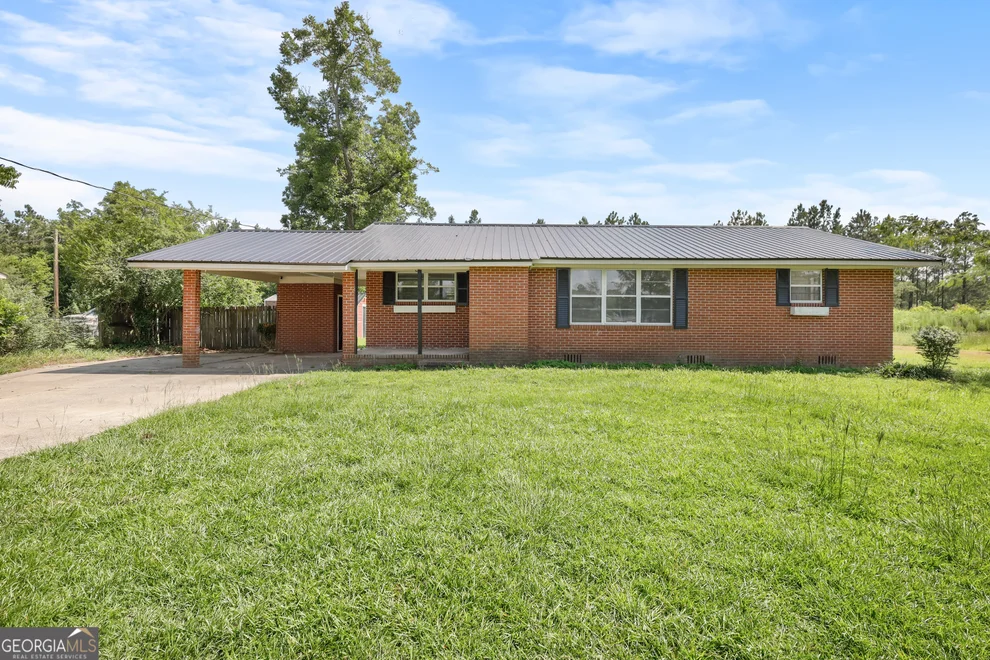 Unit for sale at 120 Francis Avenue, Swainsboro, GA 30401