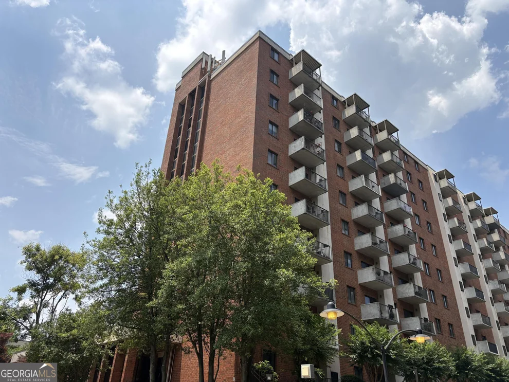 Unit for sale at 300 Johnson Ferry Road NE, Atlanta, GA 30328