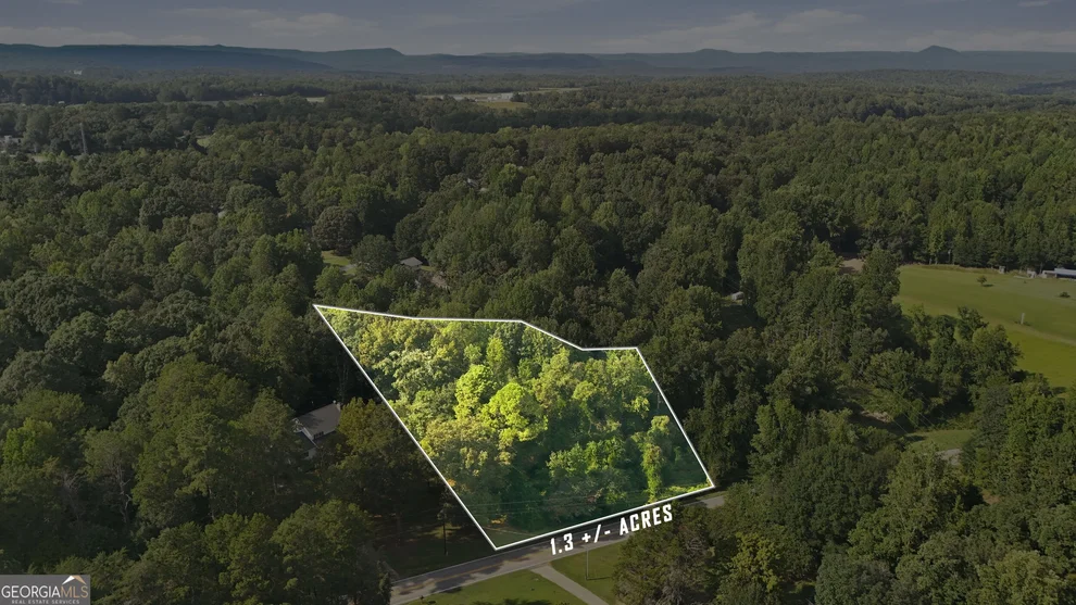 Unit for sale at 850 FERNSIDE Drive, Toccoa, GA 30577
