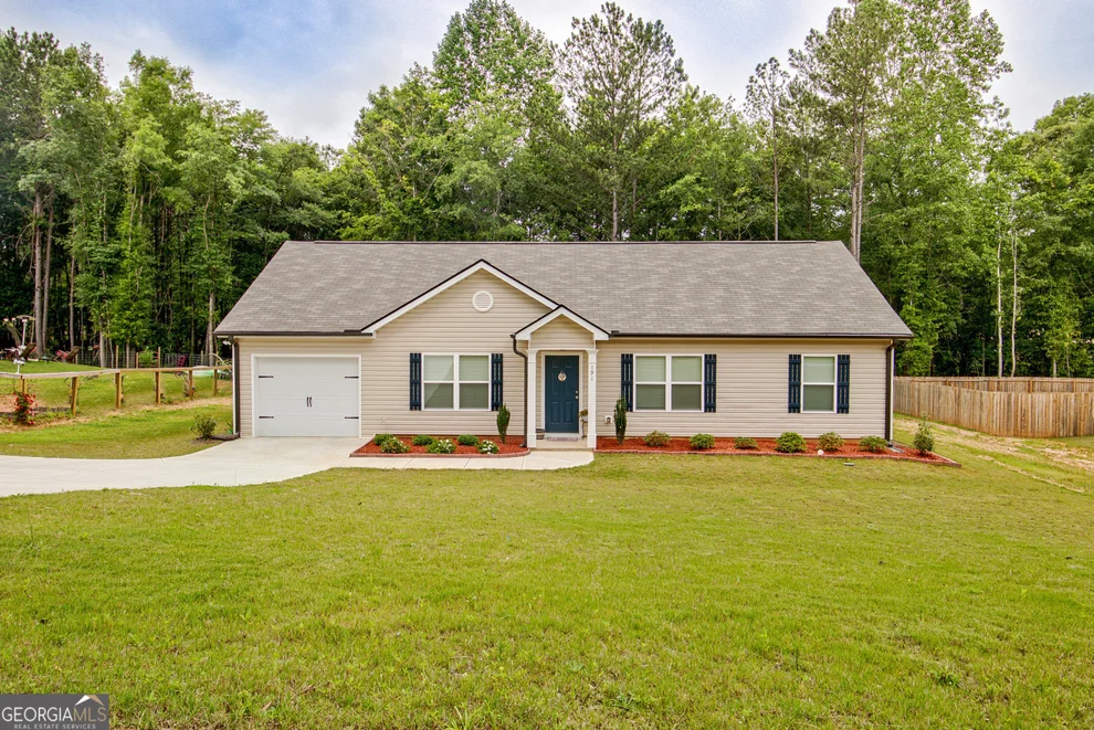 Unit for sale at 191 Baker Street, Woodbury, GA 30293