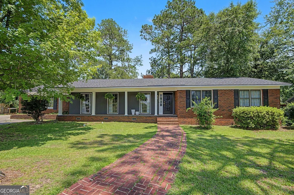 Unit for sale at 221 S College Street, Metter, GA 30439