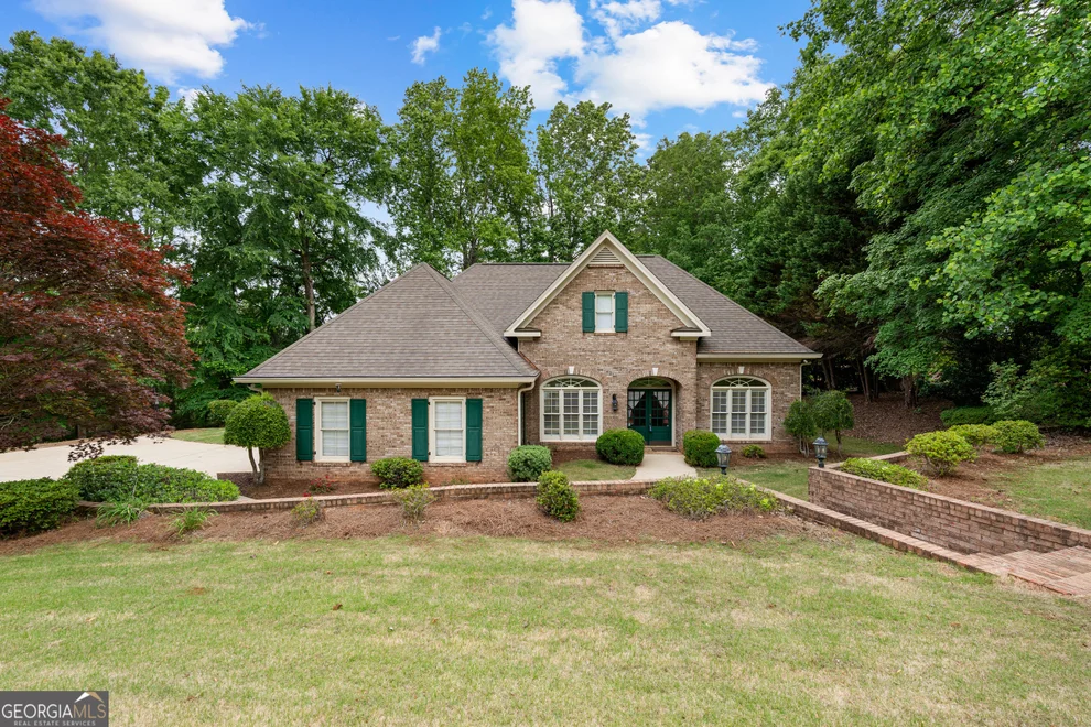 Unit for sale at 101 Ridgeview Drive, LaGrange, GA 30240