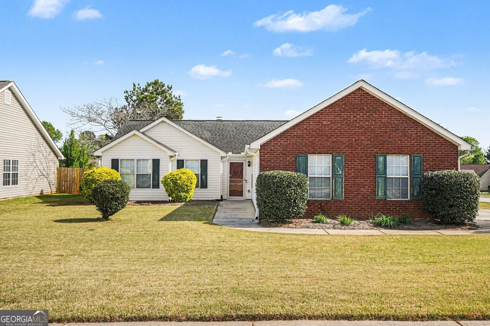 Unit for sale at 2305 Sugarleaf Trail, Hampton, GA 30228