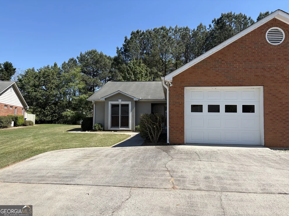 Unit for sale at 300 Wilbanks Drive, Fayetteville, GA 30215