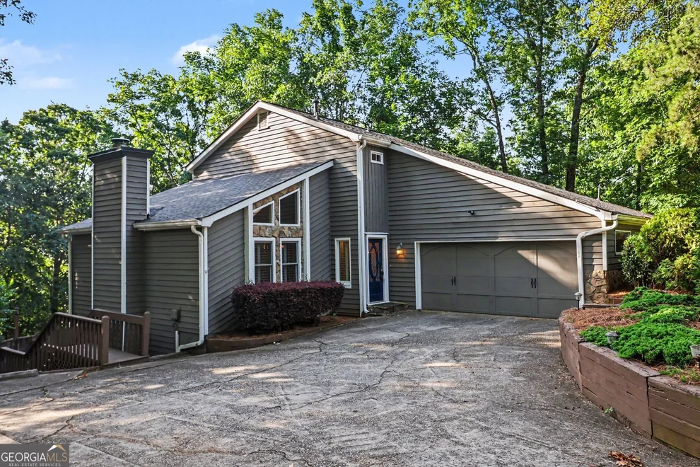 Unit for sale at 140 Fairway Ridge Drive, Alpharetta, GA 30022