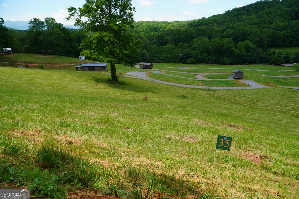Unit for sale at 527 Saunders Road, Franklin, NC 28734