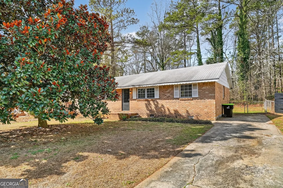 Unit for sale at 8955 Yarmouth Drive, Jonesboro, GA 30238
