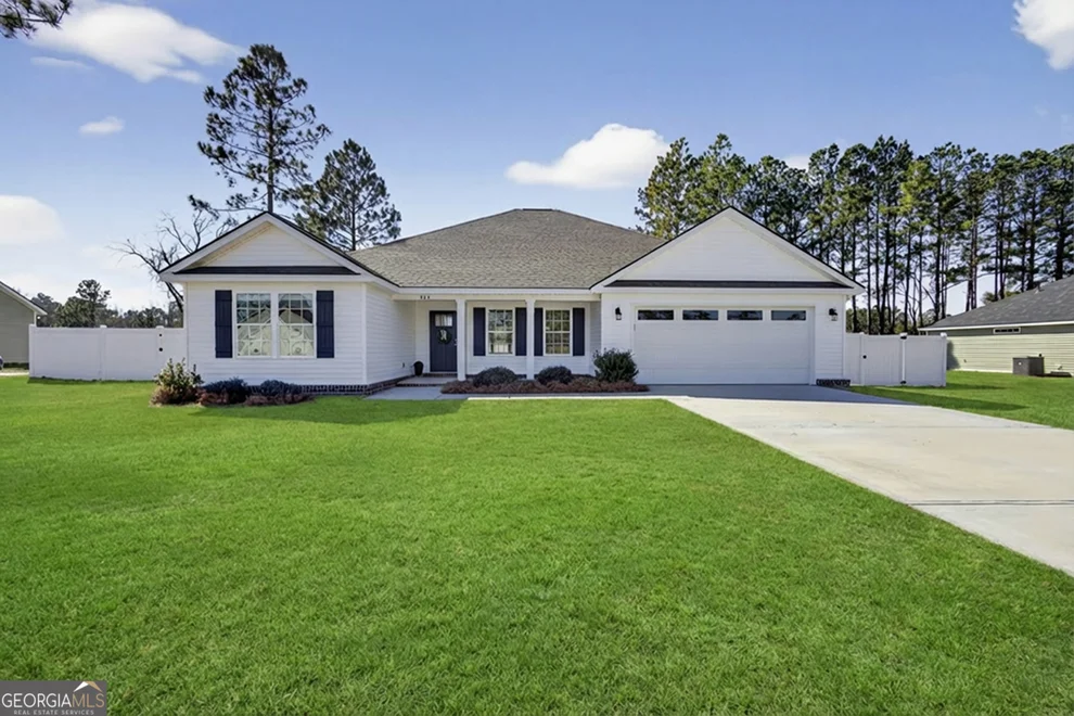 Unit for sale at 303 Tallulah Bend, Ellabell, GA 31308
