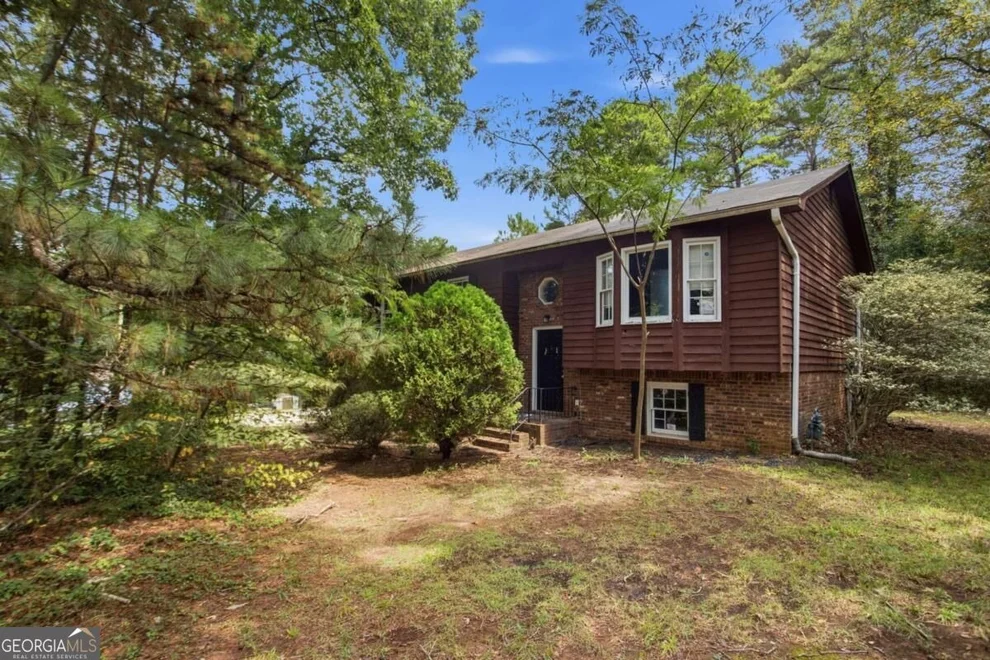 Unit for sale at 255 Belmont Farms Drive, Ellenwood, GA 30294