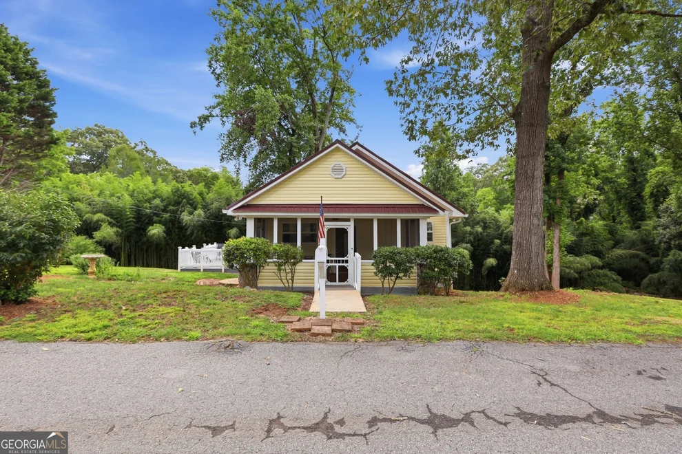 Unit for sale at 407 Cedar Avenue, Demorest, GA 30535