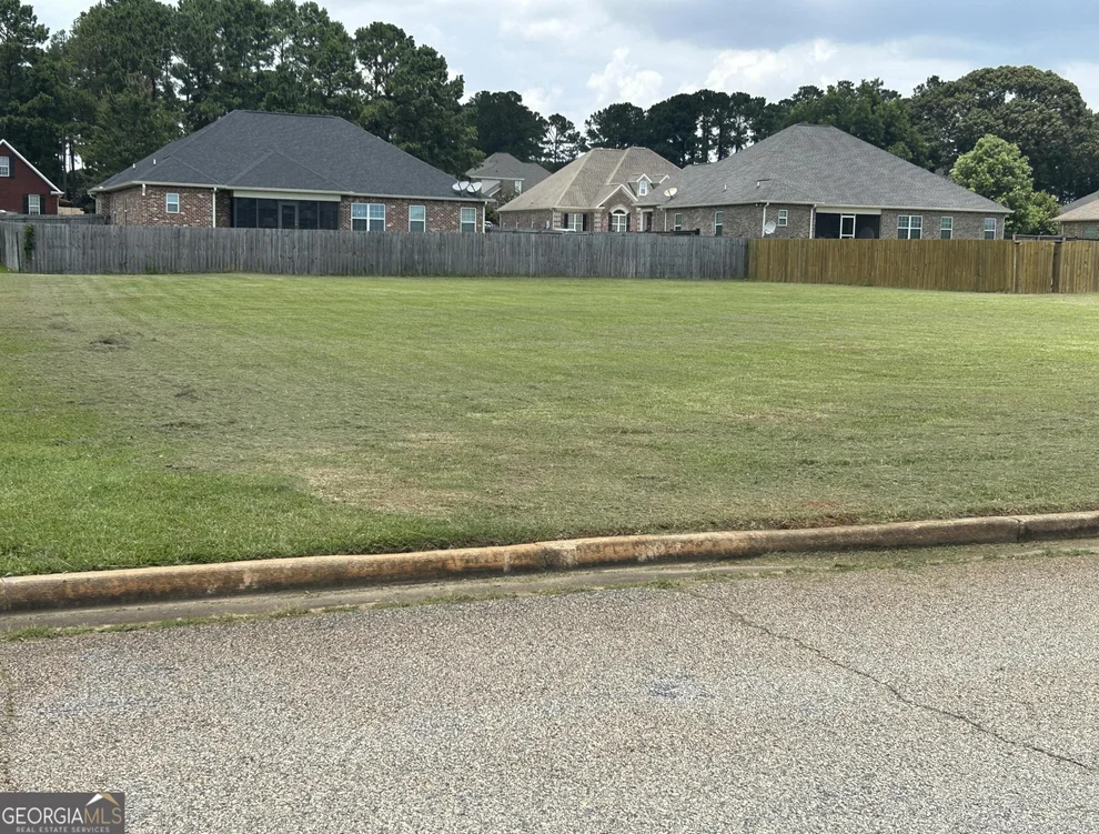 Unit for sale at 145 Addington Drive, Kathleen, GA 31047