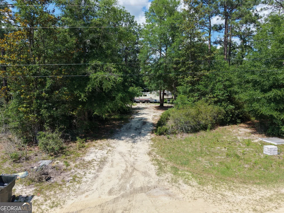 Unit for sale at 393 Kerry Davis Road, Jesup, GA 31545