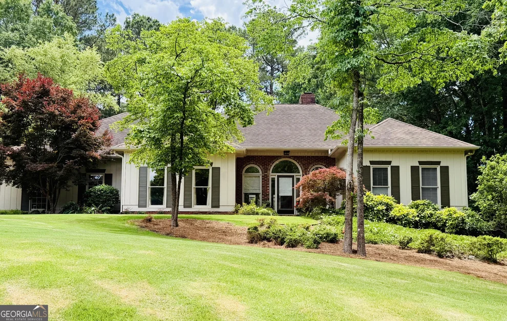 Unit for sale at 216 Ashford Circle, LaGrange, GA 30240