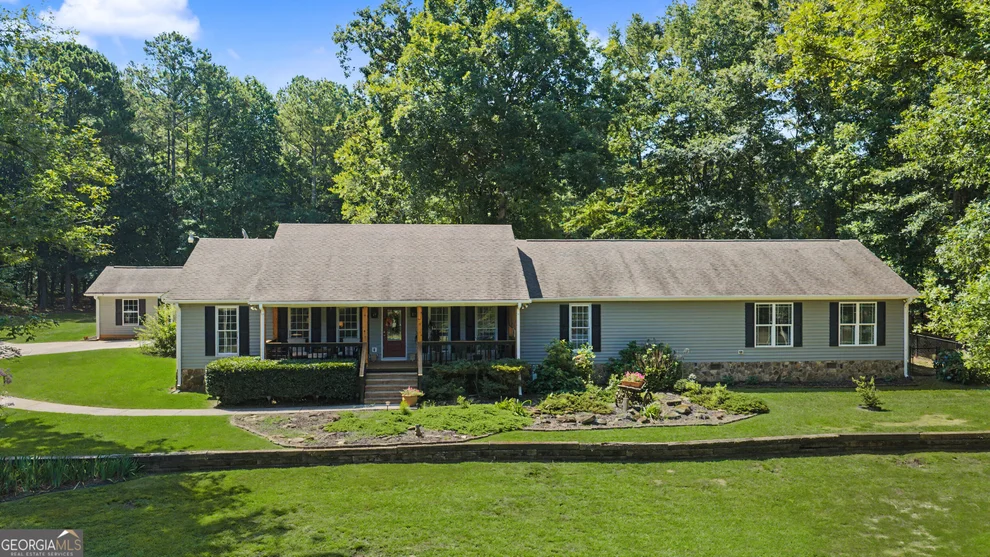 Unit for sale at 121 Peacock Road, Barnesville, GA 30204