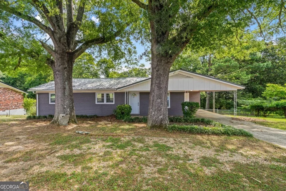 Unit for sale at 112 Greenbriar Drive, Cedartown, GA 30125