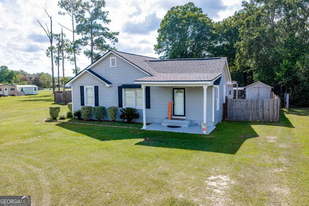 Unit for sale at 404 S Newcombe Avenue, Donalsonville, GA 39845