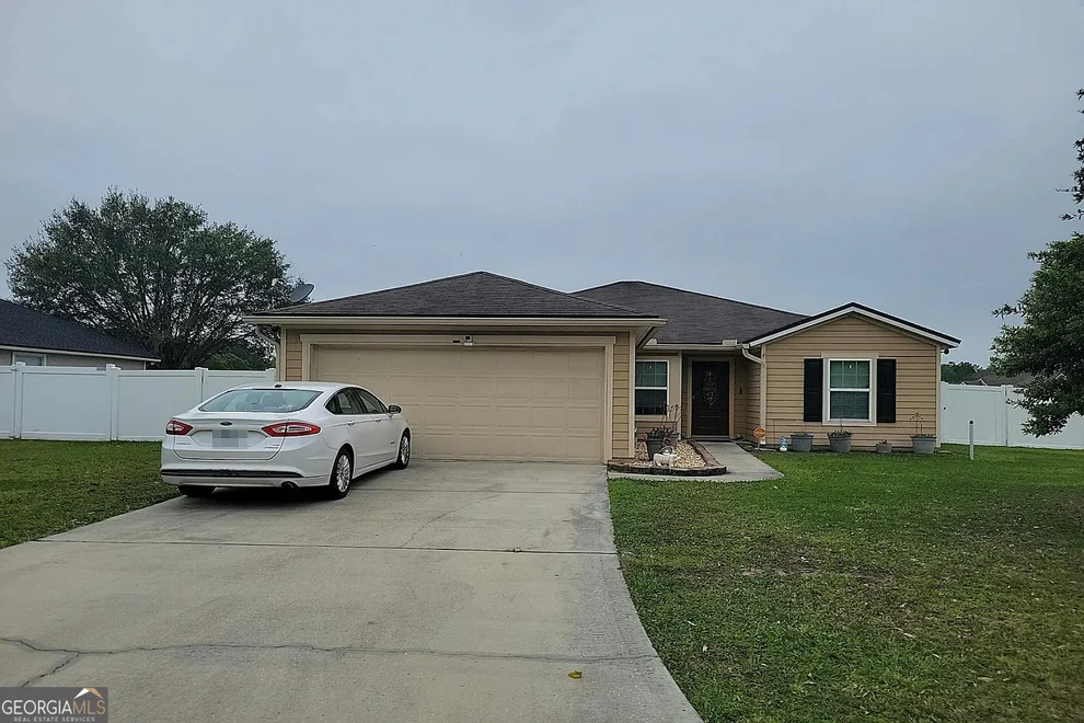 Unit for sale at 45108 Ingleham Circle, Callahan, FL 32011