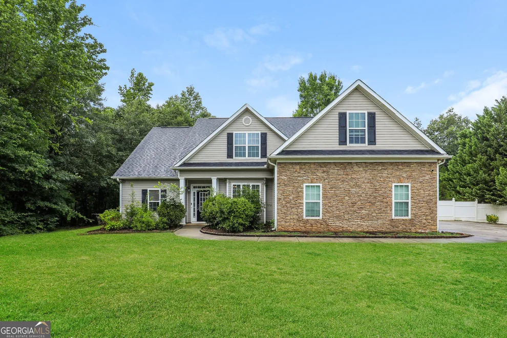 Unit for sale at 140 King Richard Drive, Griffin, GA 30223