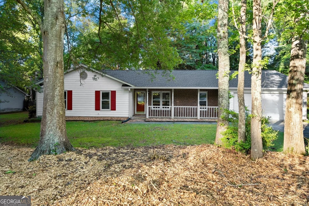 Unit for sale at 11006 Clearwater Drive, Hampton, GA 30228