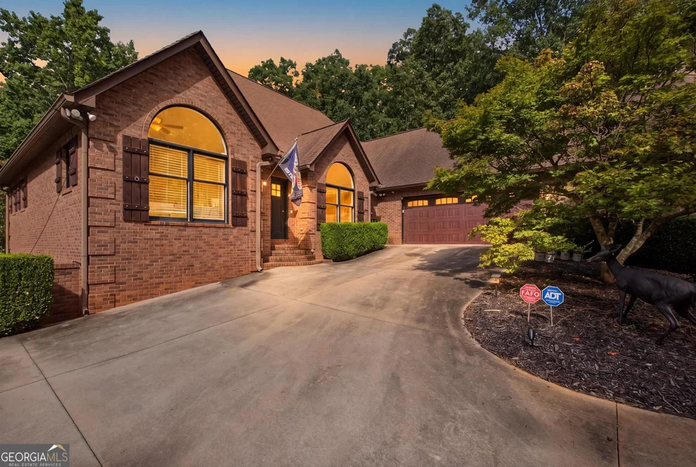 Unit for sale at 248 Tanglewood Drive S, Royston, GA 30662