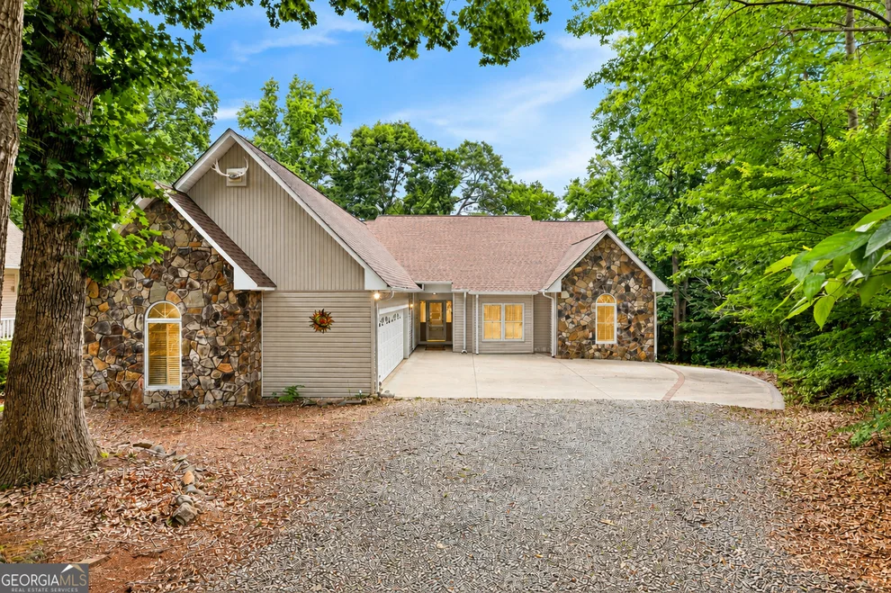 Unit for sale at 205 Mill Creek Circle, Martin, GA 30557