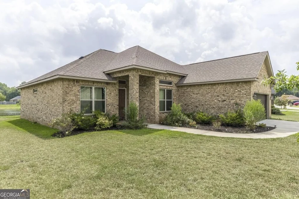Unit for sale at 110 Gwendolyn Avenue, Perry, GA 31069