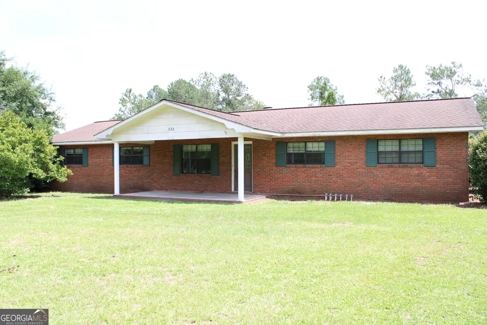 Unit for sale at 338 Lakeview Drive, Baxley, GA 31513