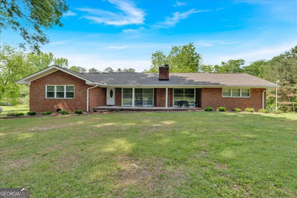 Unit for sale at 107 Lakeview Drive, Bremen, GA 30110
