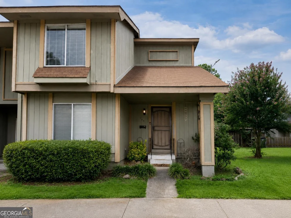 Unit for sale at 146 Stoneridge Drive, Warner Robins, GA 31088