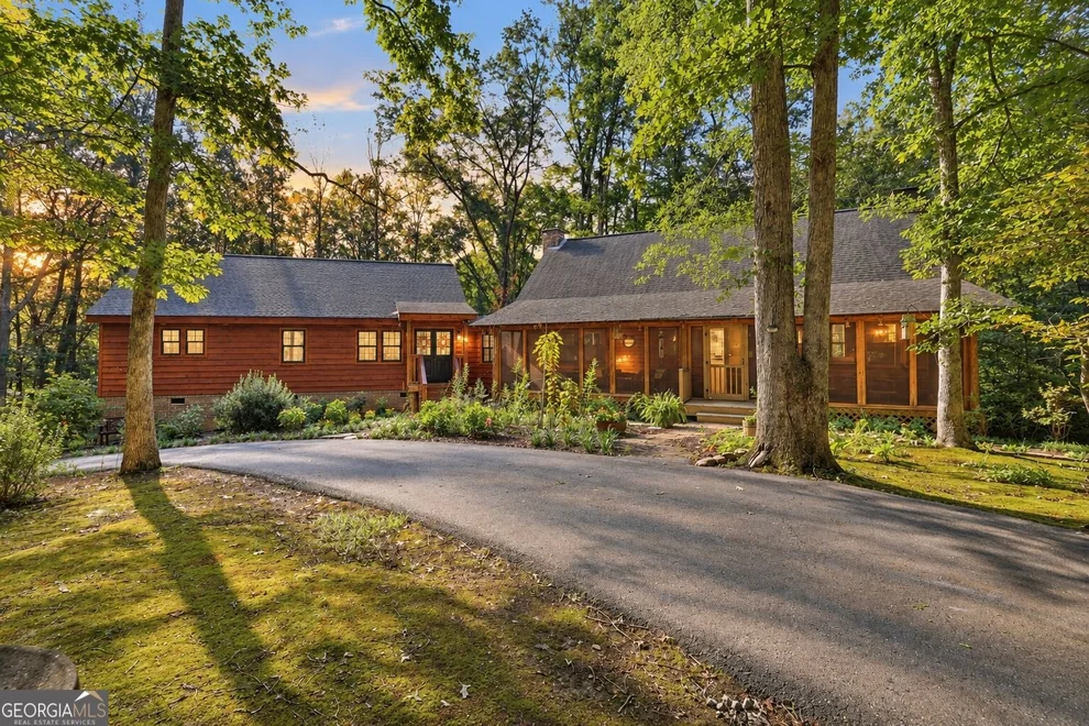 Unit for sale at 282 Jarrett Manor Estates Road, Toccoa, GA 30577