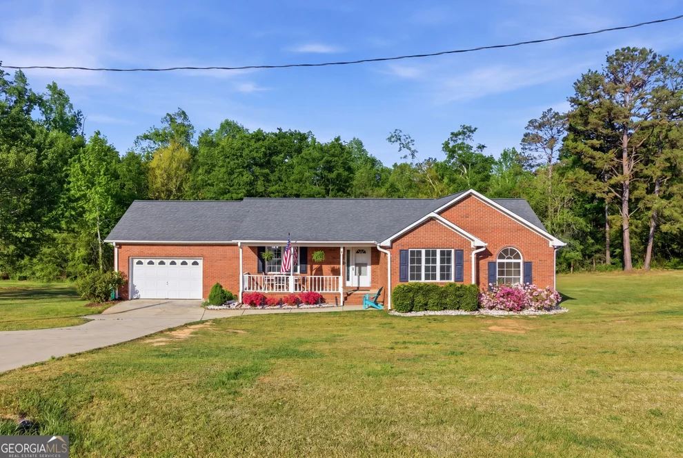 Unit for sale at 260 Brookhaven Circle, Toccoa, GA 30577