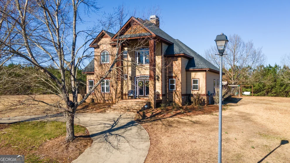Unit for sale at 34 Autumn Hickory Trail, Wedowee, AL 36278