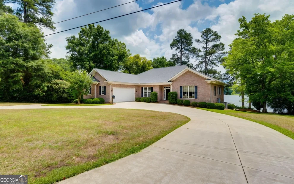Unit for sale at 115 Lakeshore Court NE, Milledgeville, GA 31061