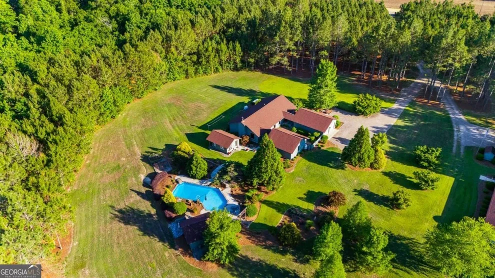 Unit for sale at 4236 S Newton Road, Millen, GA 30442