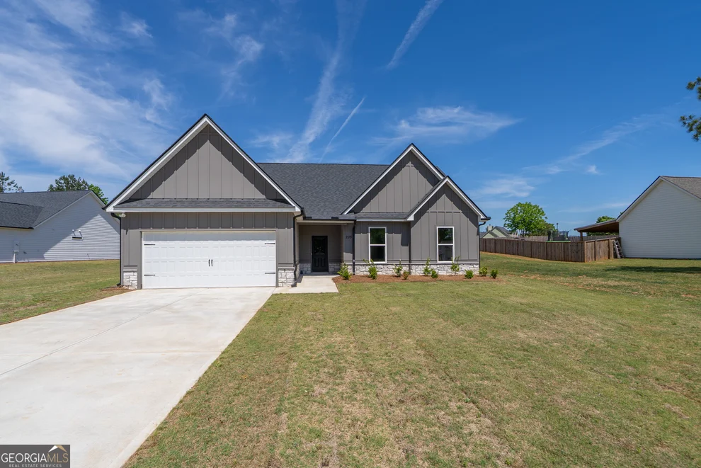 Unit for sale at 205 Squirrel Run, Good Hope, GA 30641