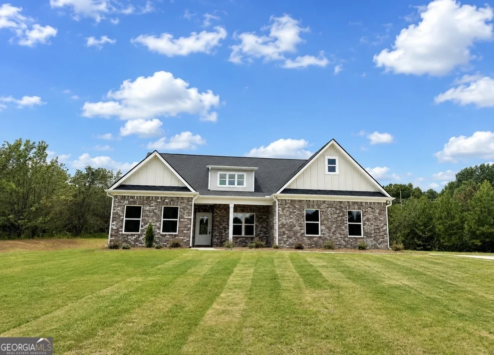 Unit for sale at 1319 Sycamore Circle, Griffin, GA 30224