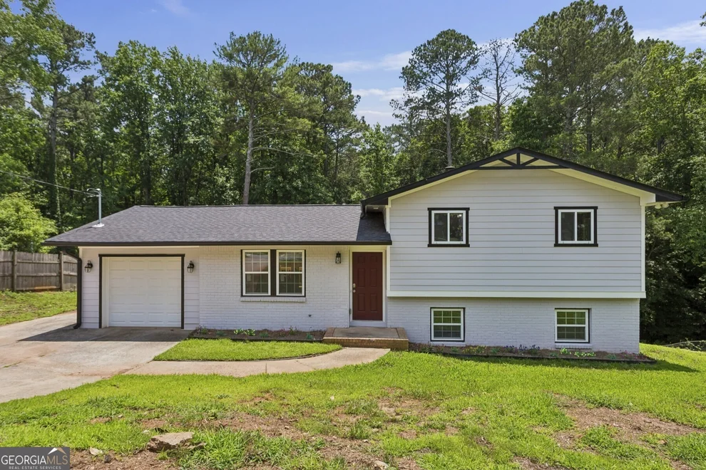 Unit for sale at 371 Pine Valley Road SW, Mableton, GA 30126